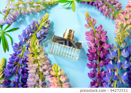 Perfume with purple flower top hot sale