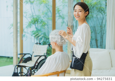 Traveling beautician image 94273831