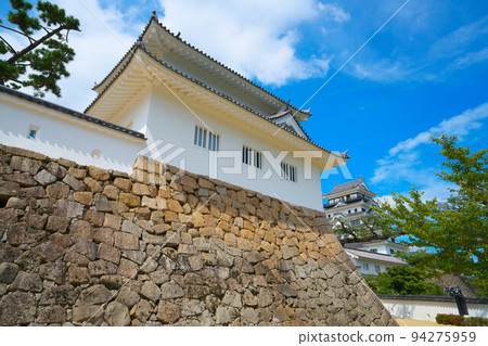 【日本百城名城】福山城 鏡神矢倉、天守與藍天 1 廣島縣福山市 【日本百城名城】福山城 鏡神矢倉、天守與藍天 1 廣島縣福山市 94275959