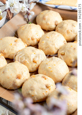 Traditional English cross buns. Traditional English cross buns. 94280175