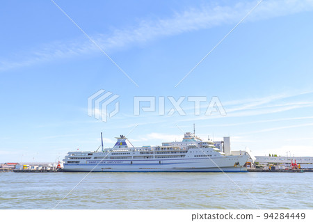 Okesa Maru docking at Niigata Port 94284449