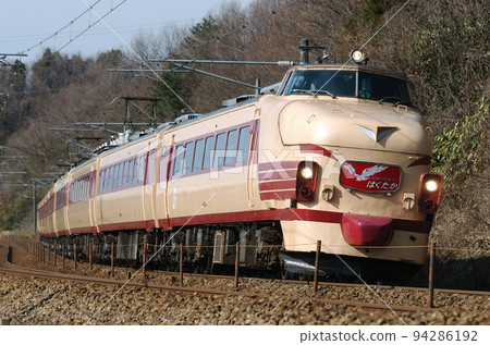 北陸本線Tsubata-Kurikara JR West Series 489 H02編隊（金澤）白鷹 94286192