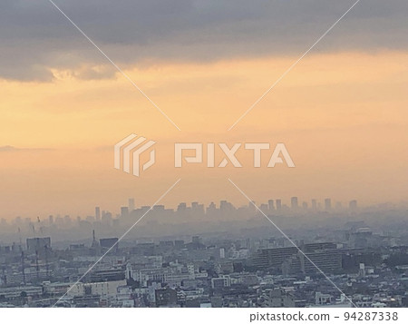 從箕面看到的大阪早晨 從箕面看到的大阪早晨 94287338