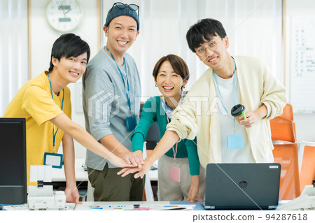 Creators united by projects 94287618