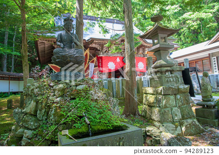 Kashozan Mirokuji Temple precincts scenery Kashozan Mirokuji Temple precincts scenery 94289123