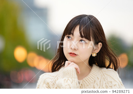 痛苦中的女人 94289271