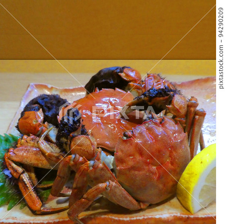 The greasy autumn mitten crab is the best The greasy autumn mitten crab is the best 94290209
