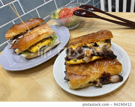 自製拉豬肉三明治 自製拉豬肉三明治 94290412