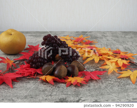 Autumn leaves and autumn taste Autumn leaves and autumn taste 94290920