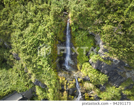 Tarumizu Falls flowing into the sea, Wajima City, Ishikawa Prefecture (Aerial shot by drone) Tarumizu Falls flowing into the sea, Wajima City, Ishikawa Prefecture (Aerial shot by drone) 94291173