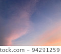 在日落染成的雲彩 94291259
