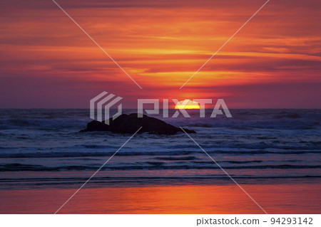 sunset on the beach 94293142