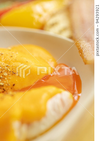 Luxury Meal Eggs Benedict Luxury Meal Eggs Benedict 94293921