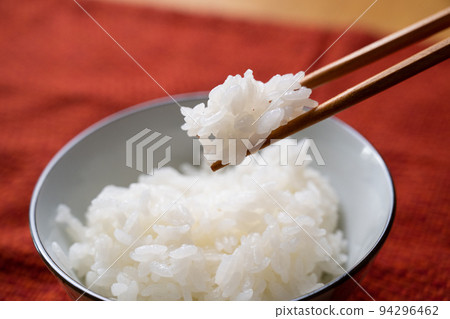 White rice, pinch with chopsticks White rice, pinch with chopsticks 94296462