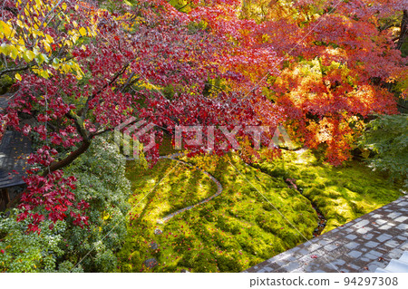 Yase Ruriko-in The lapis lazuli garden seen from the study 94297308