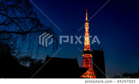 Tokyo Tower stands out 94297885