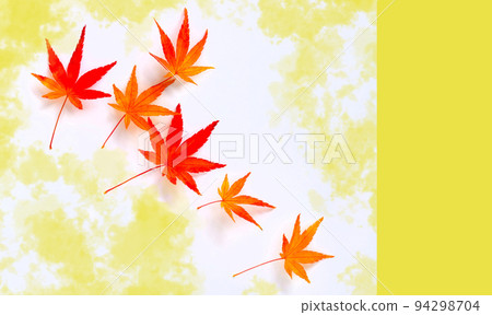 金色圖案背景上的彩色楓葉 94298704
