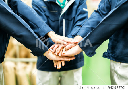 Logistics center staff on good terms No face 94298792