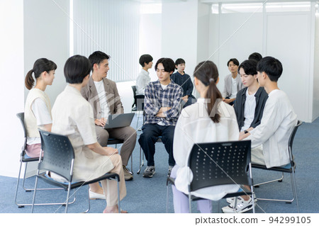 成癮研討會小組工作輔導 94299105