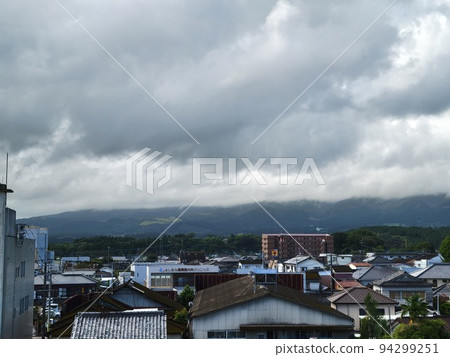 鄉村美麗的山脈 94299251