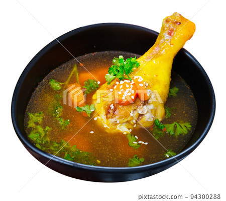 Chicken broth in black plate 94300288