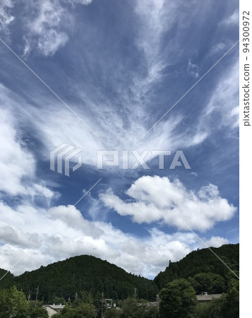 藍天,白雲,綠山 藍天,白雲,綠山 94300972