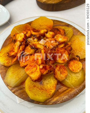 Pulpo a la gallega octopus spanish recipe 94303129