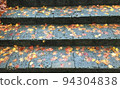 stepped fallen leaves 94304838
