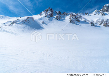 [冬季素材]冬季千疊敷馬戲團的登山風景[長野縣] 94305245