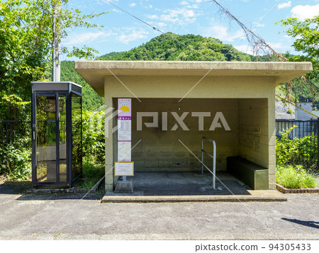 天理壩巴士站和電話亭 94305433