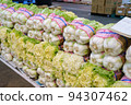 許多山東蔬菜在果蔬市場排隊 94307462