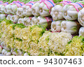許多山東蔬菜在果蔬市場排隊 94307463