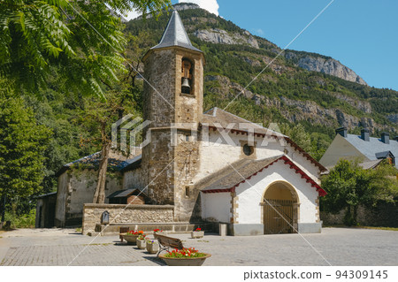 Asuncion de Nuestra Senora Church, Canfranc, Spain 94309145