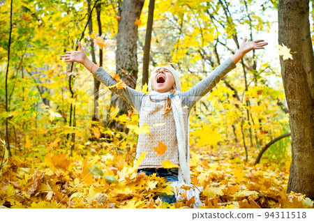 little girl 94311518