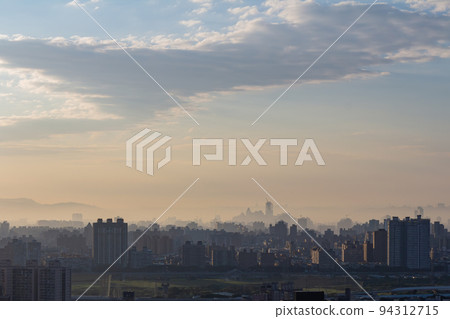 Sunset aerial view of the cityscape of Wenshan District of Taipei from Xianjiyan 94312715