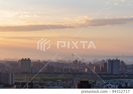 Sunset aerial view of the cityscape of Wenshan District of Taipei from Xianjiyan 94312717