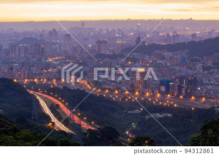 Beautiful aerail cityscape from Wenshan District 94312861