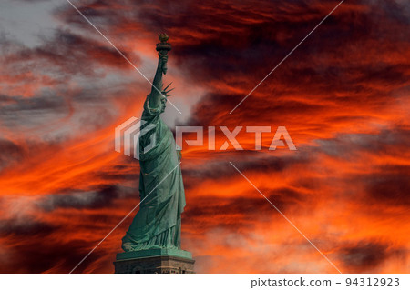 liberty Statue New york city usa 94312923