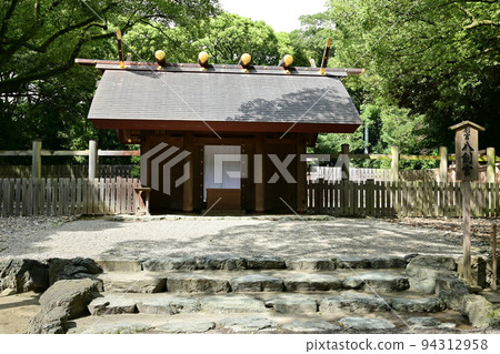 Betsugu Hakkengu Shrine in Atsuta Shrine 94312958