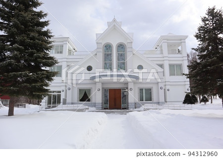 雪地裡的小教堂 94312960