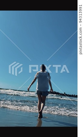 Sea and lover 94313991