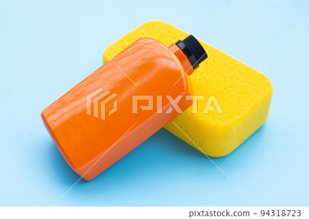 Car wash and wax bottle with yellow sponge 94318723
