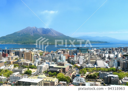 [Kagoshima Prefecture] Sakurajima and Kagoshima City as seen from Shiroyama Park Observatory 94318963