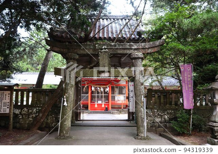 Hachiman Nata Shrine Third Torii Gate and Shinmon Gate Hachiman Nata Shrine Third Torii Gate and Shinmon Gate 94319339