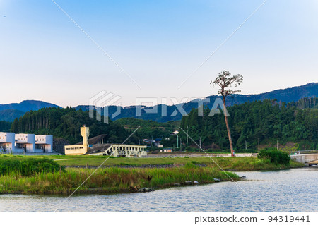 陸前高田奇蹟松和青年旅舍遺址 陸前高田奇蹟松和青年旅舍遺址 94319441