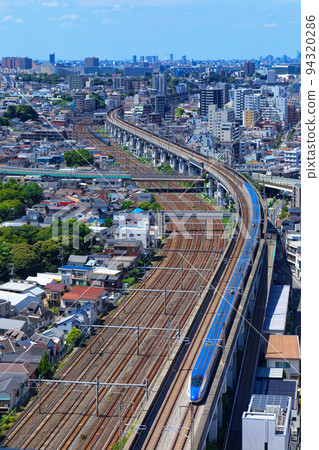 從Kitatopia看北陸新幹線和埼玉城市景觀 從Kitatopia看北陸新幹線和埼玉城市景觀 94320286