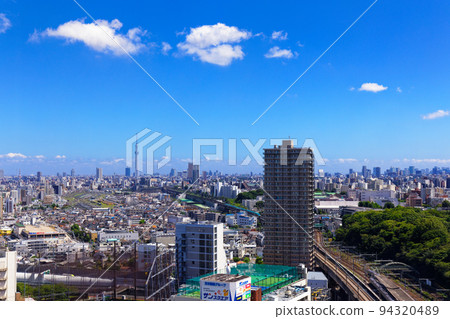View of the Tohoku Shinkansen and Tokyo Skytree from Kitatopia 94320489