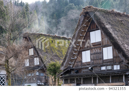 Shirakawa-go after the rain, scenery of Gassho-zukuri village 94321355