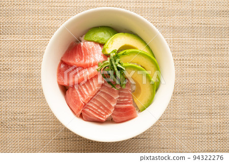 Tuna avocado on rice 94322276