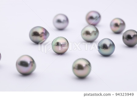 Multiple scattered black pearl baroque pearls Multiple scattered black pearl baroque pearls 94323949